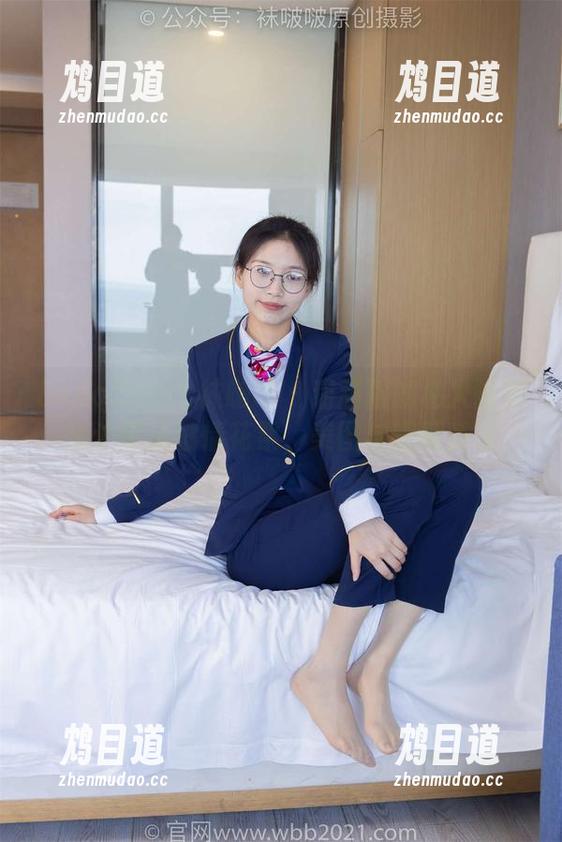 BoBoSocks袜啵啵 - 甜甜圈的私人画册：奶油蛋糕剧情花絮，美图与幽默齐飞！
