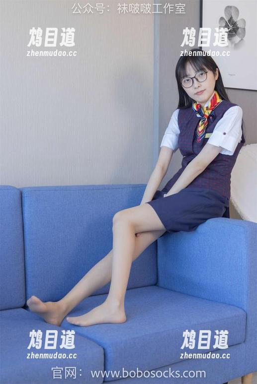 BoBoSocks袜啵啵 - 在线欣赏甜甜圈的连衣裙原图：看得我都想回到学生时代，来个时尚重现！