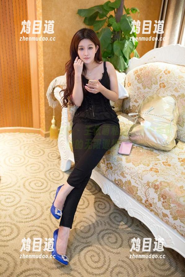 TuiGirl推女郎-王依萌 TuiGirl推女郎 - 王依萌私房图集中裤里丝的无限遐想