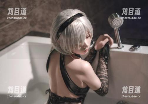 Uki雨季的黑胶“修女”梦幻：cos资源无限