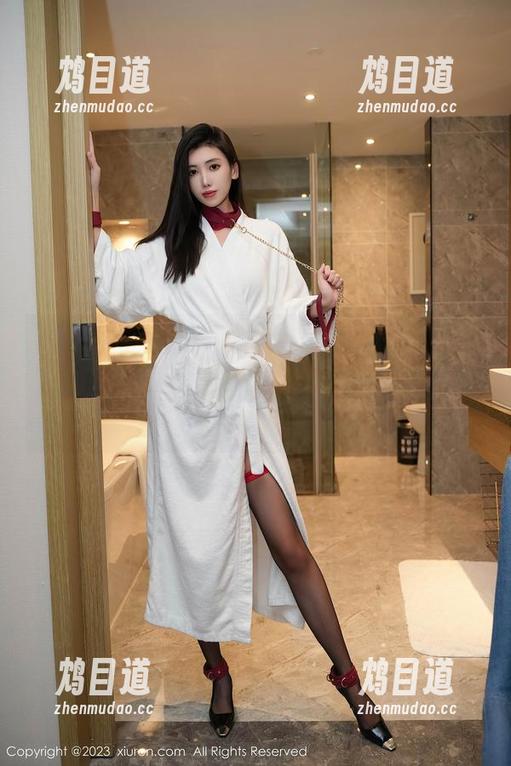 Xiuren秀人网 - 不敢错过的免费套图，Lovely璐璐吊带穿搭，仿佛在耳边轻声细语。