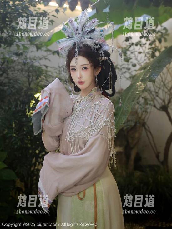 Xiuren秀人网 - 小薯条nienie的作品，少女们的气息充满了整个画面。