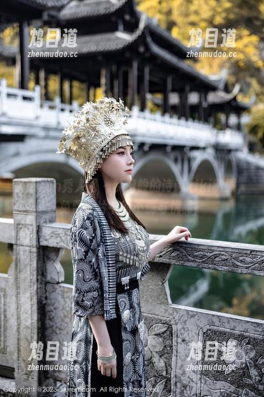 Xiuren秀人网 - 梦幻般的诗诗kiki制服，免费照片中的不羁与优雅！