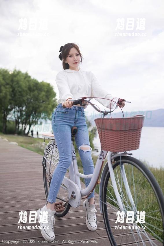 Xiuren秀人网-麻吉小兔子 Xiuren秀人网 - 麻吉小兔子:让你流口水的厨娘美图合集,调皮又娇憨