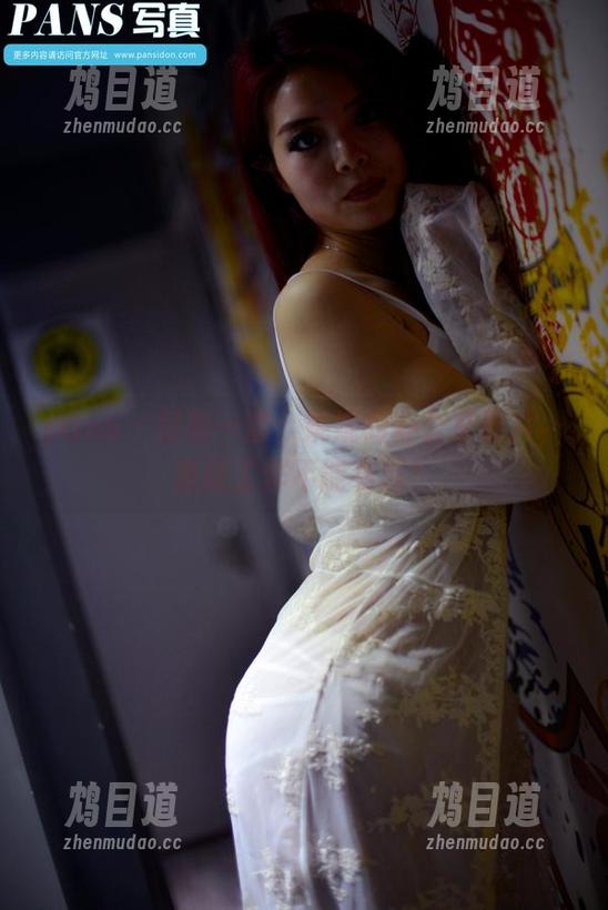 pans - 轻松一瞥：妮妮的办公室照片，谁说工作不能有趣？