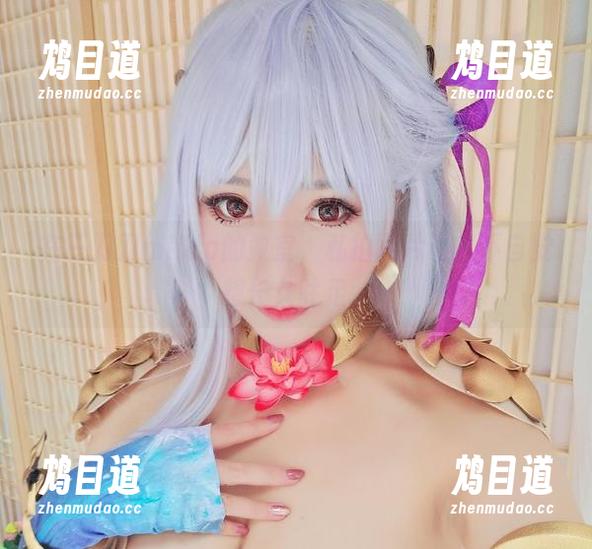 在三刀刀miido的教室，私拍图片让人不自觉想长久驻足。