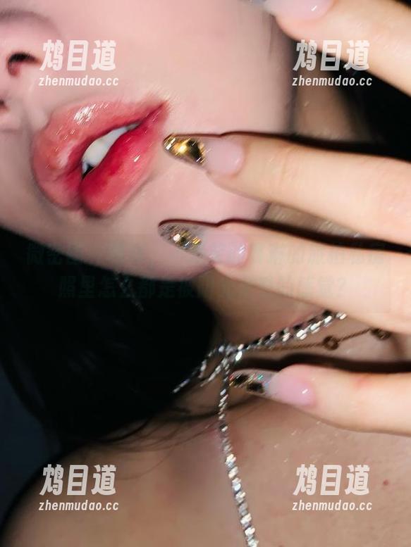 微密圈 - 哎呀，不爱笑的赛琳的旅拍私房照里怎么都是被阳光宠着的感觉？