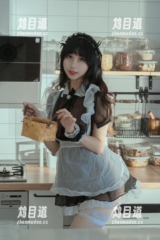 从早到晚，云溪溪奶桃的朝开暮落套图更新，今天的感觉真奇妙