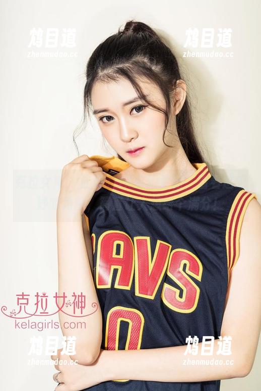 克拉女神 - 佳莹的JK套图更新，看看这绝妙的角度，简直让人想给个满分！