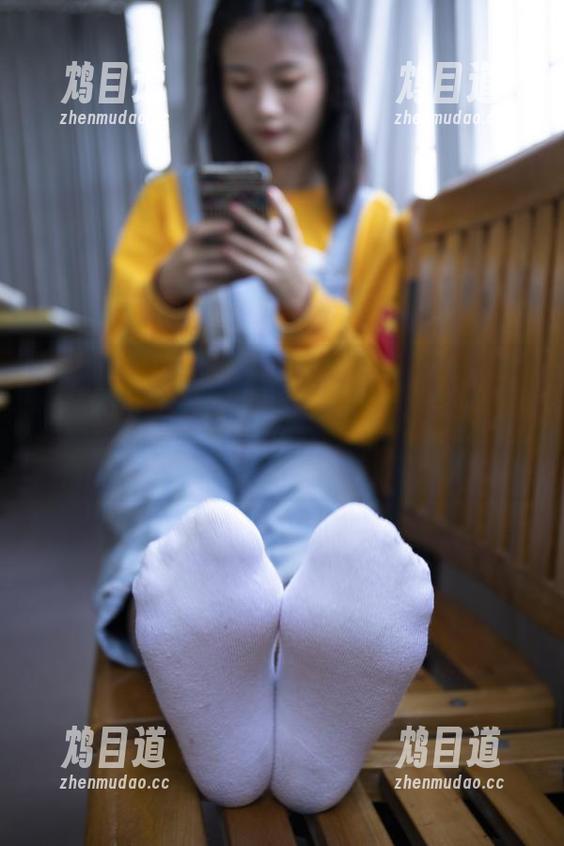 南国足艺 - 全新小惠写真集：原味美脚，真的是在用“脚”说话，脑海中顿时回荡着节奏感！