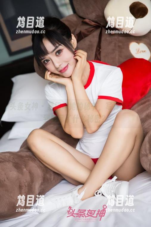 头条女神 - 易阳与她的秘书，写真图集中到底藏了什么秘密？