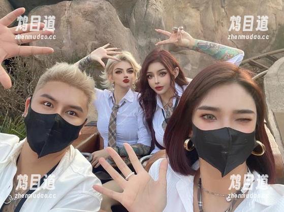 微密圈 - 制服+奈斯希希=无敌福利图集！别问为什么，就是这么好！