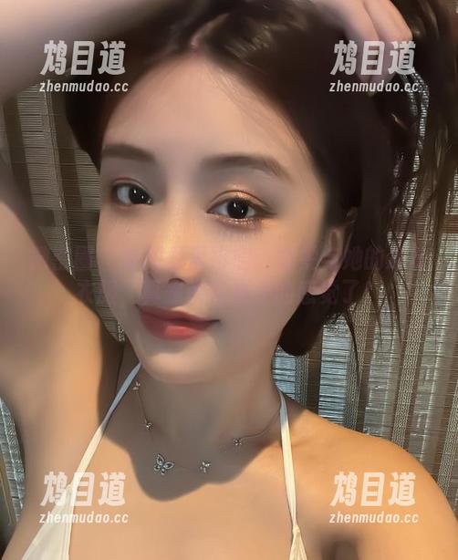 微密圈 - 在网盘里徘徊：奶雯与她的凉快衣服，真是太有夏天的感觉了！