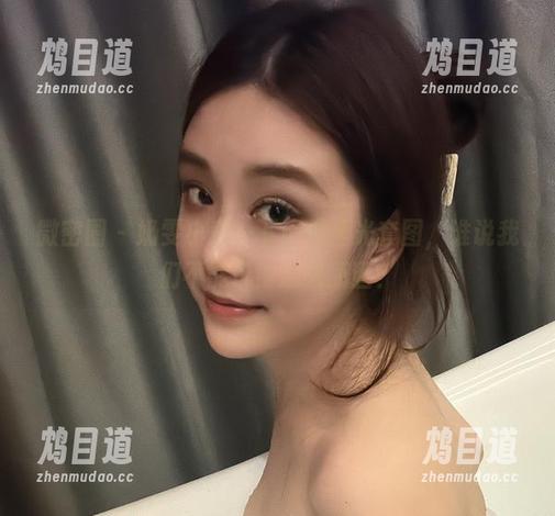 奶雯 微密圈 - 奶雯小秀一下:无圣光套图,谁说我们不能玩得这么潇洒?