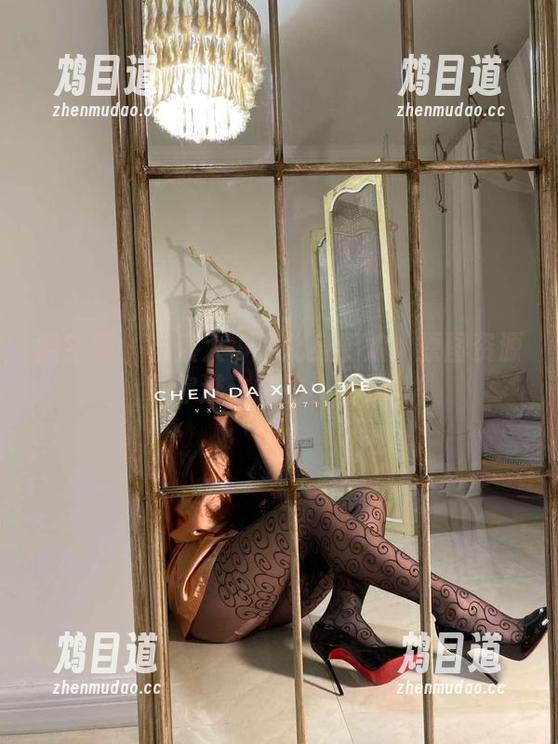 微密圈 - 当宸大小姐化身厨娘：原图资源带你进入她的小世界！