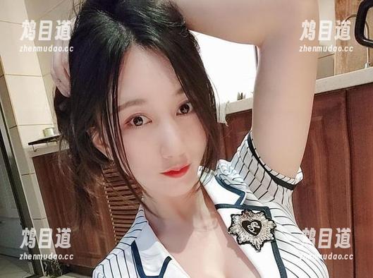 微密圈 - 小玉吃果冻黑白原图：一串趣事，这个姿势我可不会！