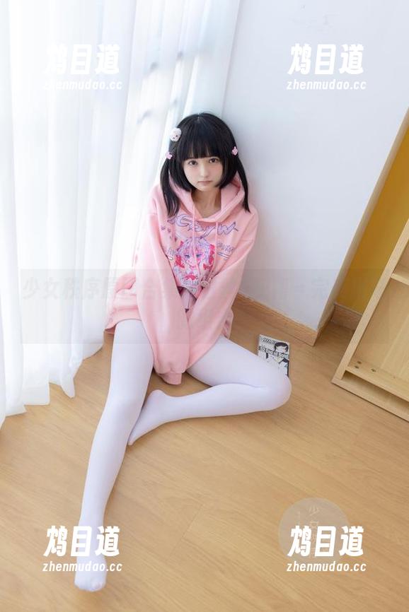 少女秩序原图合集：白丝+灰裙＝完美出奇的组合