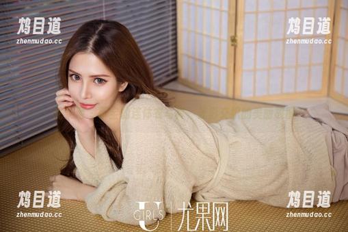 尤果网 - 靳宝的连体衣写真，光影交织的美丽故事