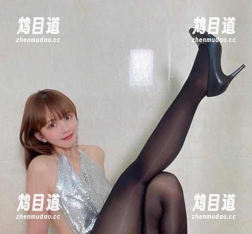 微密圈 - 张思允nice的私拍图集：牛仔裤与她的每一个慵懒瞬间