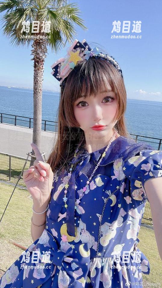 彩芸_Nebula 彩芸_Nebula天台私拍合集:她说风不要太大,影子会跑得太快