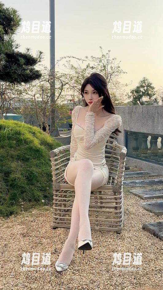 徐莉芝 微密圈 - 徐莉芝的免费纯白写真,单纯到让人心醉的感觉!