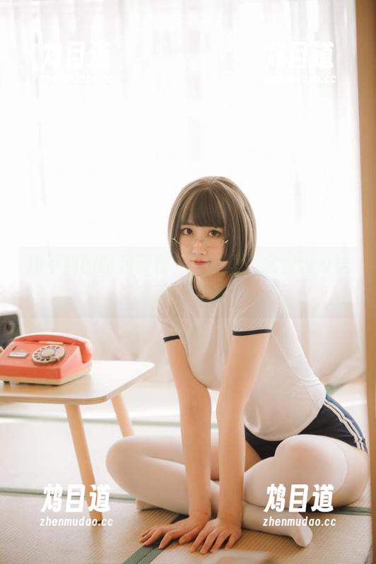 念雪ww 找不到的昭和碎花?来这里,念雪ww送你免费的资源包!