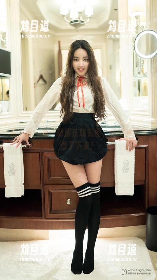 推女郎 - 杨伊制服在线美图，仿佛时间都慢了下来！