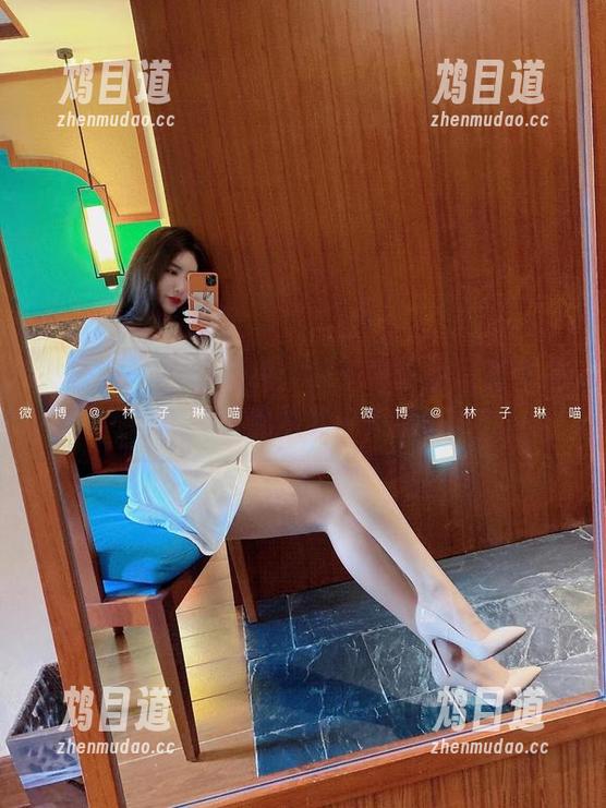 林子琳喵 微密圈 - 白色边缘:林子琳喵的写真作品,仿佛从梦中走出