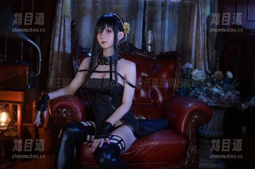 桜满三时和她的短裤cos：揭开原图背后的故事！