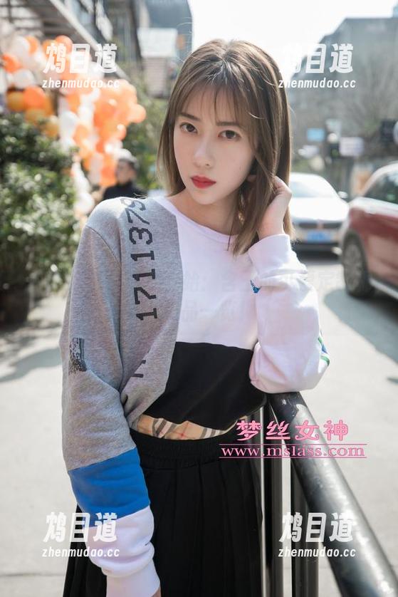 梦丝女神 - 从脚开始：含玉的可爱定制棉袜作品一览！
