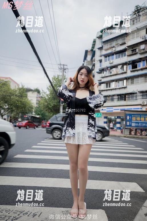梦丝女神 - 超市吃货少女玥玥的写真集！下载后会发觉一颗空空的肚子