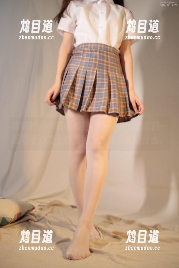森萝财团 - 吸吸的图库更新啦！让我们一起看看沙发上的旗袍美少女们在想什么。