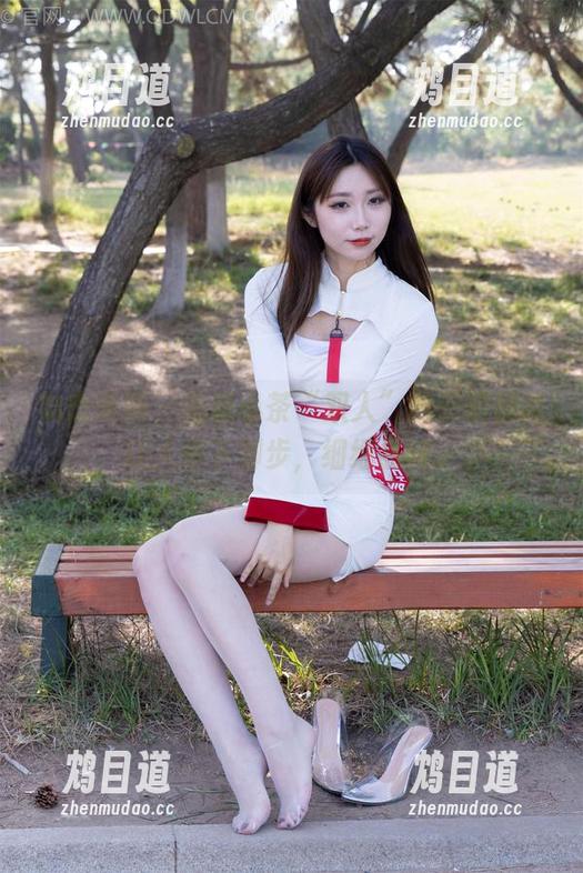 物恋传媒 - 每张小茶“双人”的美图都能让人停下脚步，细细品味。