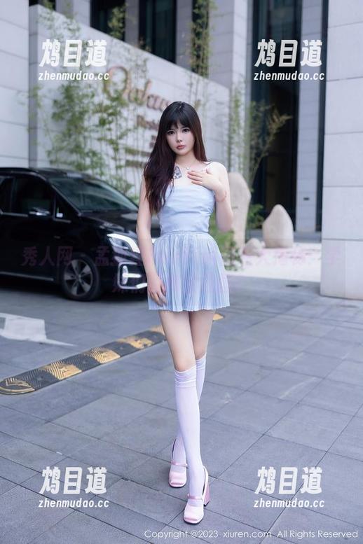 秀人网 - 孟狐狸FoxYini图包大揭秘：学妹们的秘密花园？