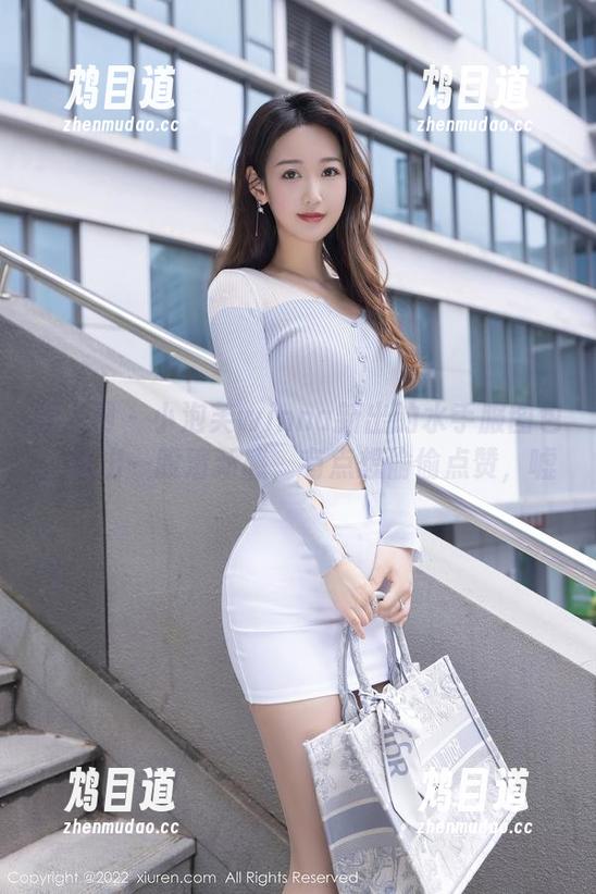 秀人网-小泡芙winna 秀人网 - 小泡芙winna新出的水手服图包,透出一股清新感,有点想偷偷点赞,嘘