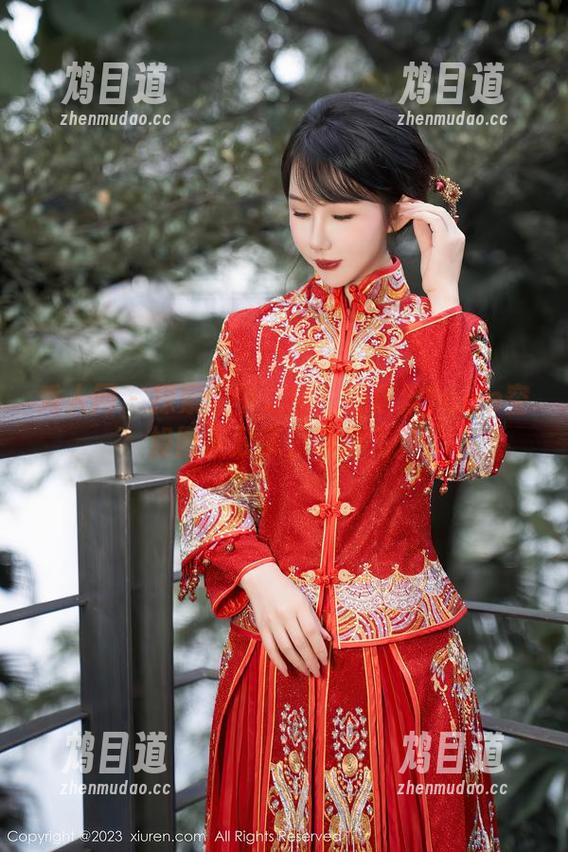 秀人网 - 探索空中之旅：杨晨晨Yome空姐图集分享，带你飞升