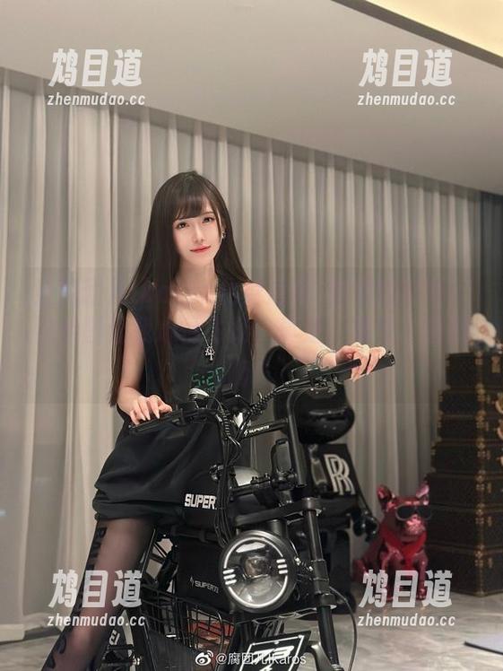 当腐团儿Ikaros化身尼禄·克劳狄乌斯：这组图让我心情飞扬，真是‘罗马’假期啊！