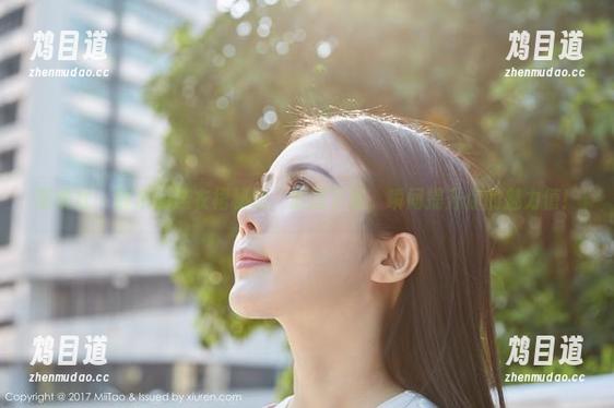 蜜桃社 - 铃木的连衣裙秘密：原图下载，瞬间提升你的魅力值！