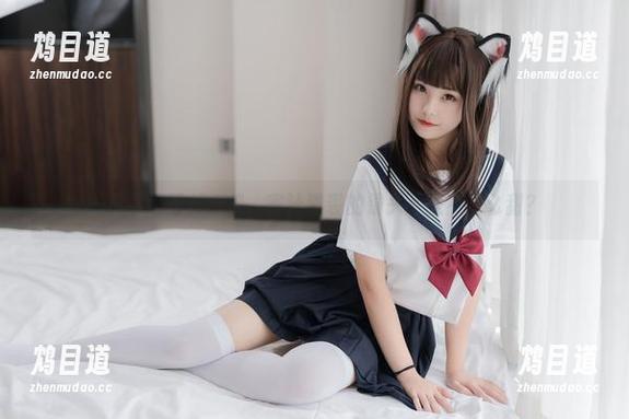 一份草莓圣代合集，蜜汁猫裘的镜头下竟然这么甜？