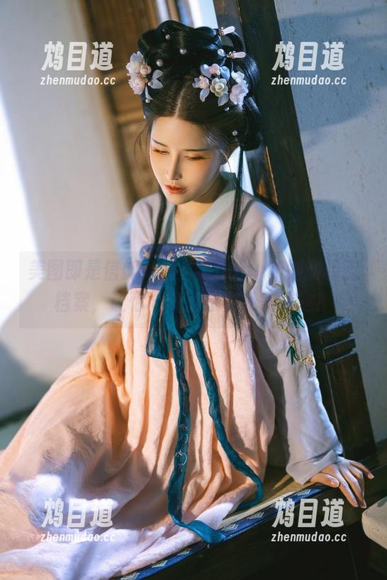 鹿八岁baby 美图即是信仰!鹿八岁baby和她的碧蓝档案,让你下载直接变身美美哒!
