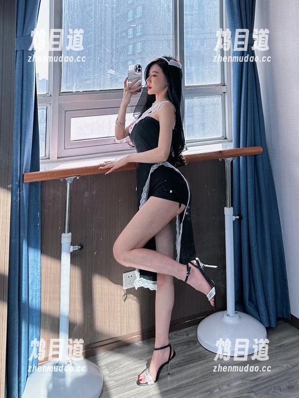 微密圈 - 黎允熙baby空姐：原图中每个眼神都在暗示，‘上座请系好安全带！’